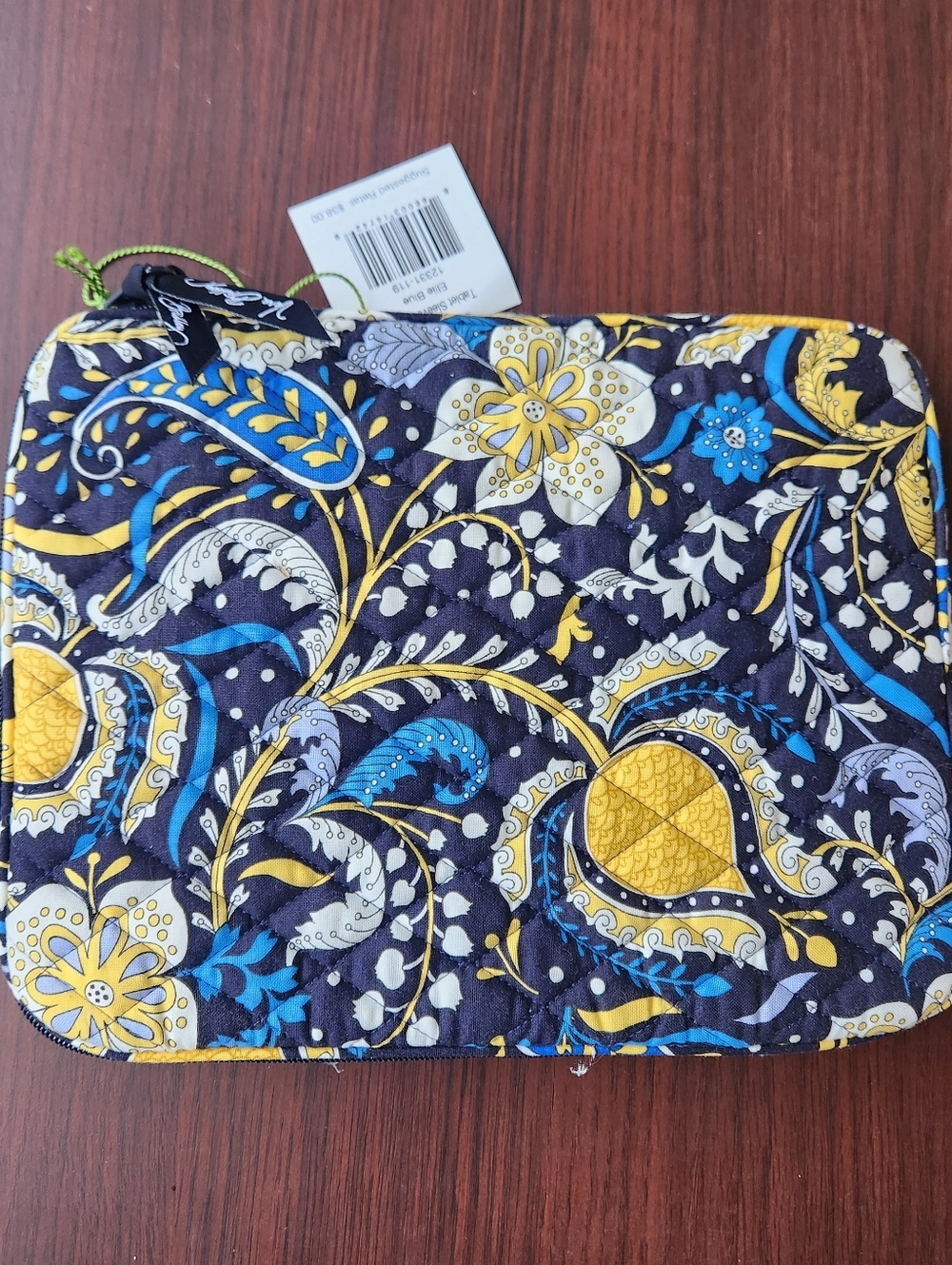 VERA BRADLEY Quilted Tablet SLEEVE WITH ZIP